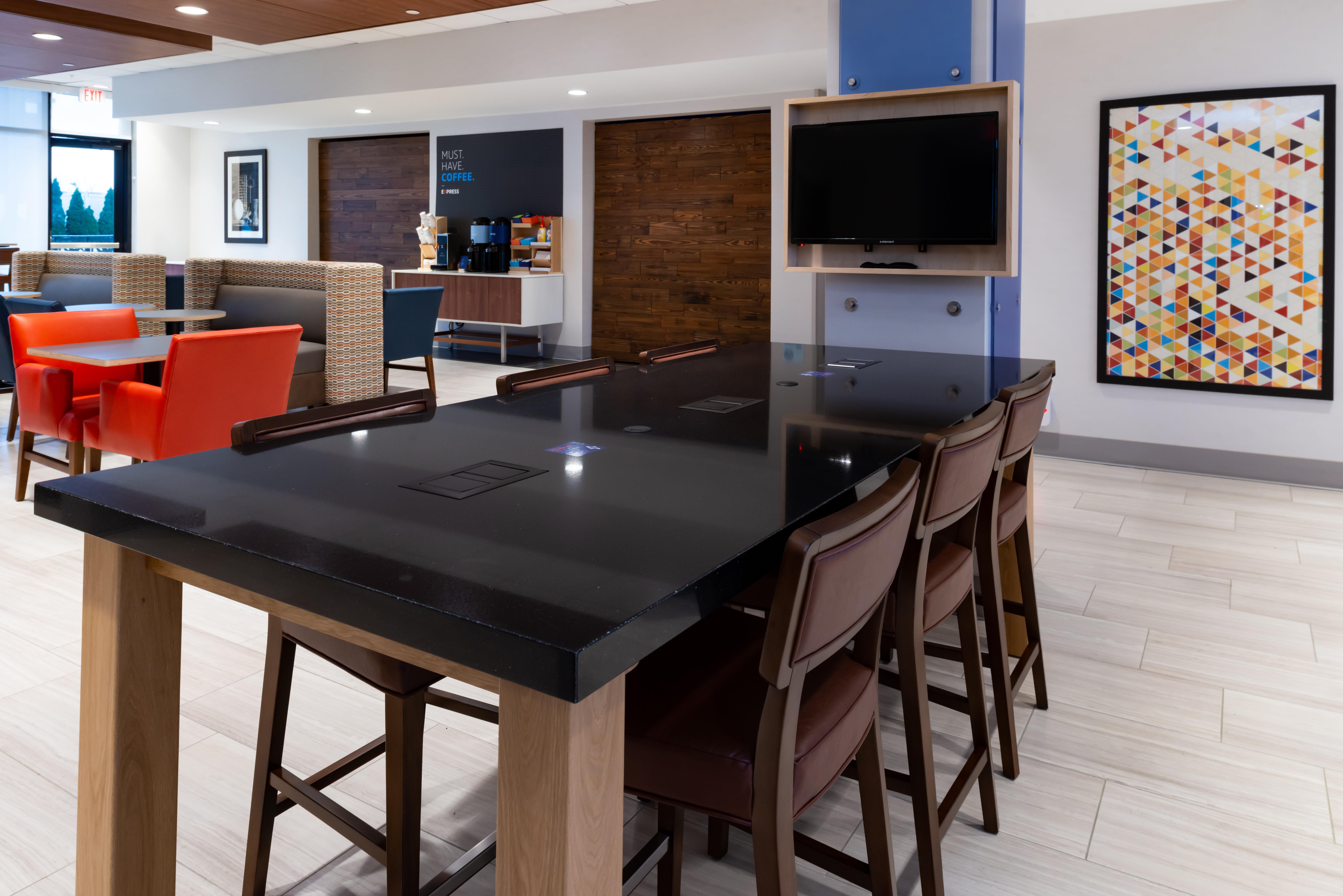 Express & - - Joliet North By Ihg